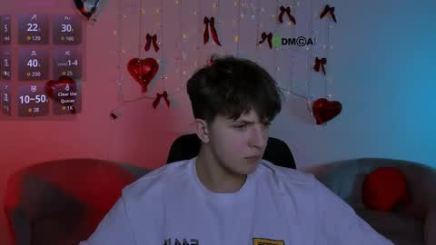 Travis online show from April 25, 1:41 pm