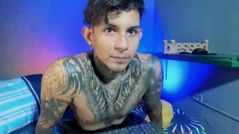 Snapshot of travistanner28 chatting on September 16, 10:54 pm TRAV - INDEPENDENT MODEL online show from September 16, 10:54 pm