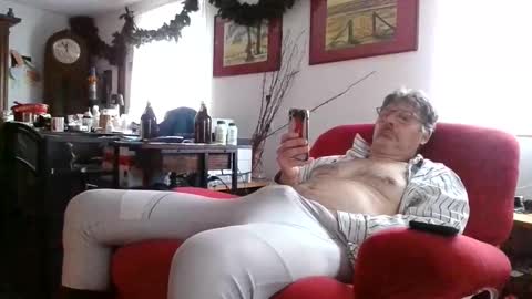 trebgeis1 online show from January 9, 12:21 pm