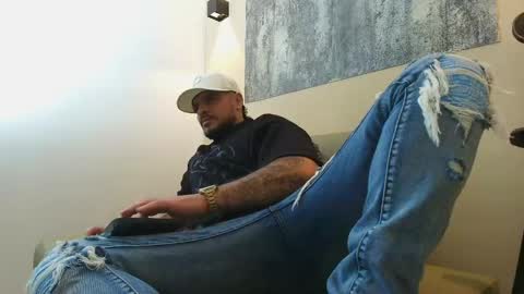 Troy online show from April 25, 2:47 am