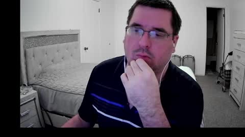 tstwbtsb online show from May 1, 12:15 am