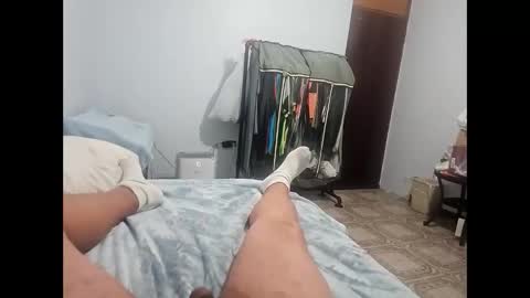 su amigo picante...  your spicy friend   no soy modelo   i not a model  online show from February 28, 9:58 am