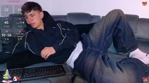 Mr Daren online show from December 13, 7:42 pm