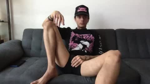 Derrick online show from April 29, 8:48 pm