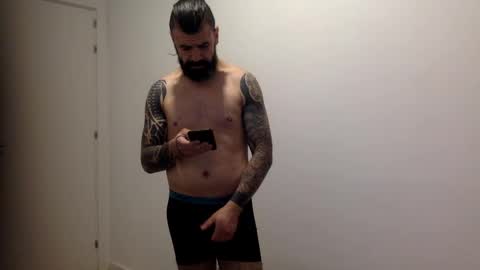 Snapshot of txalkan6060 chatting on February 25, 11:22 pm txalkan6060 online show from February 25, 11:22 pm