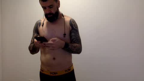 Snapshot of txalkan6060 chatting on February 27, 4:21 pm txalkan6060 online show from February 27, 4:21 pm