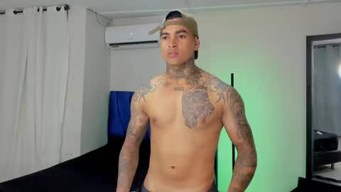 tyler_bell_ online show from March 21, 3:32 am