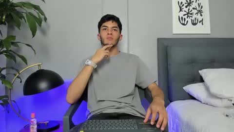 Tyler Fox online show from June 16, 9:17 pm