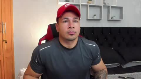 tyler_hank1 online show from July 21, 12:29 pm