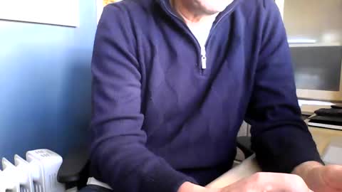 mark online show from June 10, 4:18 pm
