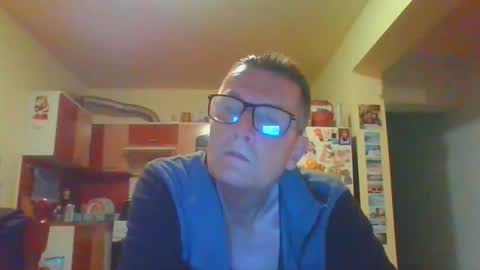 ulmeni4 online show from April 2, 7:00 pm