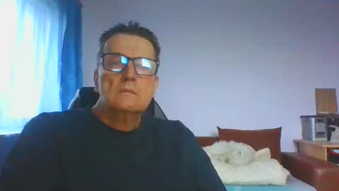 ulmeni4 online show from February 2, 6:45 am