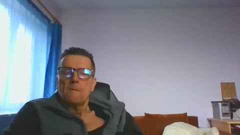 ulmeni7 online show from December 18, 11:39 am