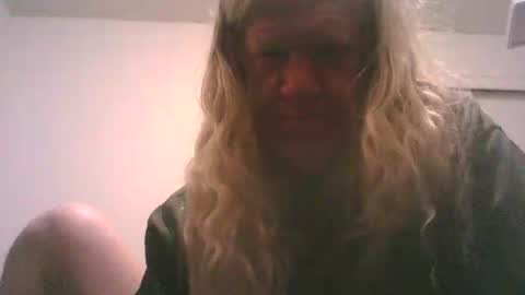 Snapshot of umbrado chatting on October 23, 1:14 pm umbrado online show from October 23, 1:14 pm