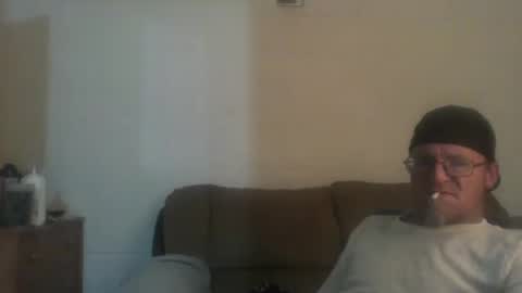 unclemuff online show from December 1, 11:13 am