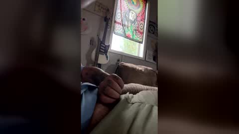 uncuttruss online show from April 2, 7:44 pm