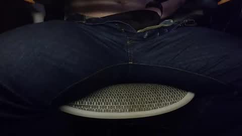 Under the desk online show from February 11, 3:06 pm