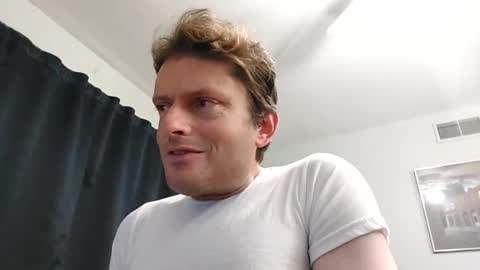 Snapshot of undress_me_ chatting on October 8, 11:25 am undress me online show from October 8, 11:25 am