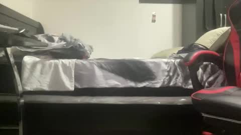 unlobitooenwallstreet online show from March 27, 1:10 am