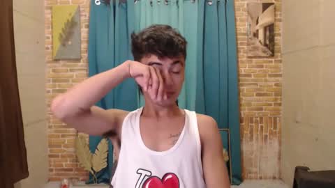 ur_naughtyboy_raphael online show from September 26, 9:29 am