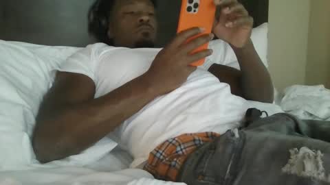 UrbanDicc online show from December 6, 1:00 pm