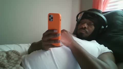 UrbanDicc online show from January 2, 2:24 pm