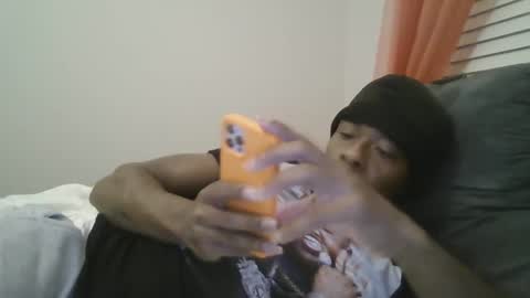 UrbanDicc online show from December 3, 5:52 am