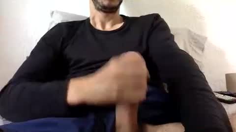 Snapshot of urbestbigdick chatting on January 29, 7:43 pm urbestbigdick online show from January 29, 7:43 pm