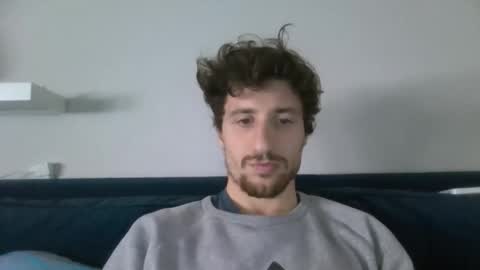 users1819 online show from December 18, 8:32 am