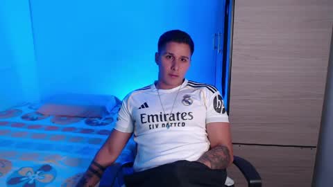 VALENTINO online show from April 15, 10:43 pm