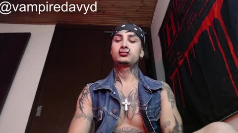 david guzman i model independenthelp me with a thumbs up online show from January 30, 12:50 am