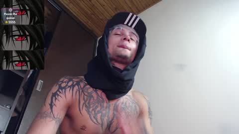 david guzman i model independenthelp me with a thumbs up online show from December 10, 10:49 pm