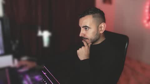 vanderheyl online show from February 4, 3:12 am