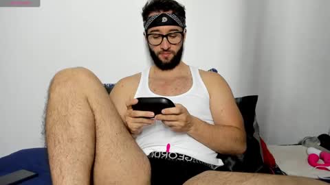 Van online show from March 10, 6:01 pm