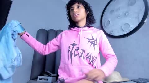 venuss_03 online show from October 22, 3:32 am