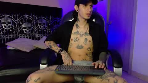 vergil_noir online show from June 4, 4:18 am