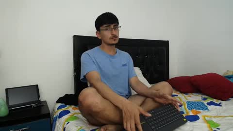 versatileguuy online show from February 18, 2:10 am