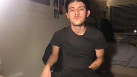 Snapshot of vince62000 chatting on December 21, 12:42 am vince online show from December 21, 12:42 am