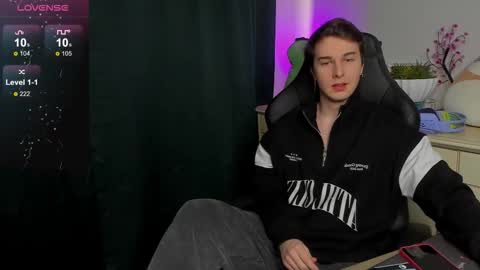 Vincent Strong online show from September 29, 12:57 pm