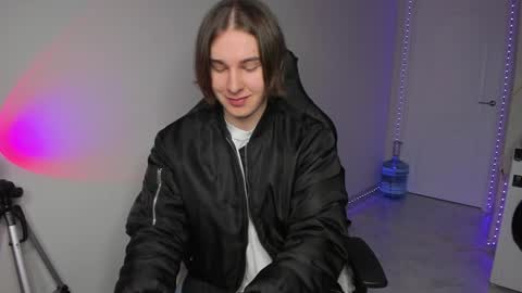 Vincent Strong online show from December 23, 7:49 am