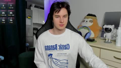 Vincent Strong online show from April 6, 8:15 am