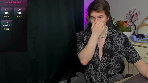 Vincent Strong online show from October 13, 9:04 am