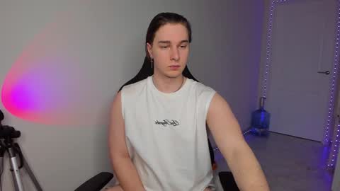 Vincent Strong online show from January 26, 2:30 pm