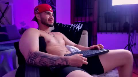 Vincent online show from November 26, 6:16 am