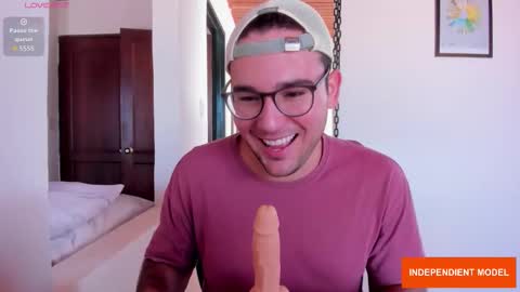 Vito Ferrer online show from October 25, 4:31 pm