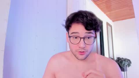 Vito Ferrer online show from January 18, 1:57 pm