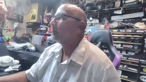 wakesblowinclouds online show from October 29, 8:39 am