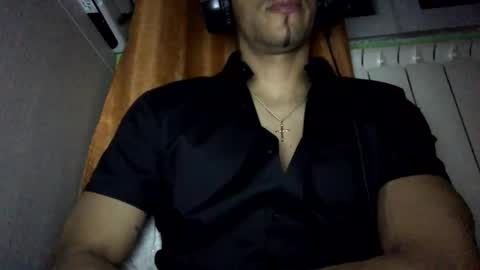 Snapshot of wali170097 chatting on January 1, 8:37 pm ghhhgh online show from January 1, 8:37 pm
