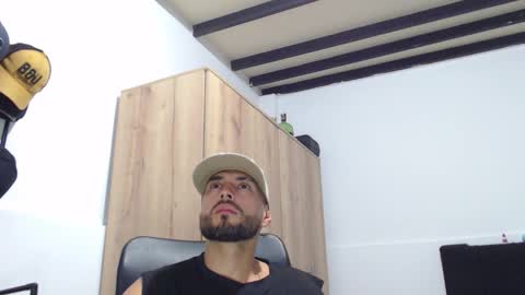 Snapshot of walter_brownn01 chatting on October 28, 5:48 pm WALTER BROWN  online show from October 28, 5:48 pm