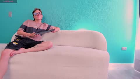 Jhonny Dick  his neighbors. online show from July 16, 8:05 pm